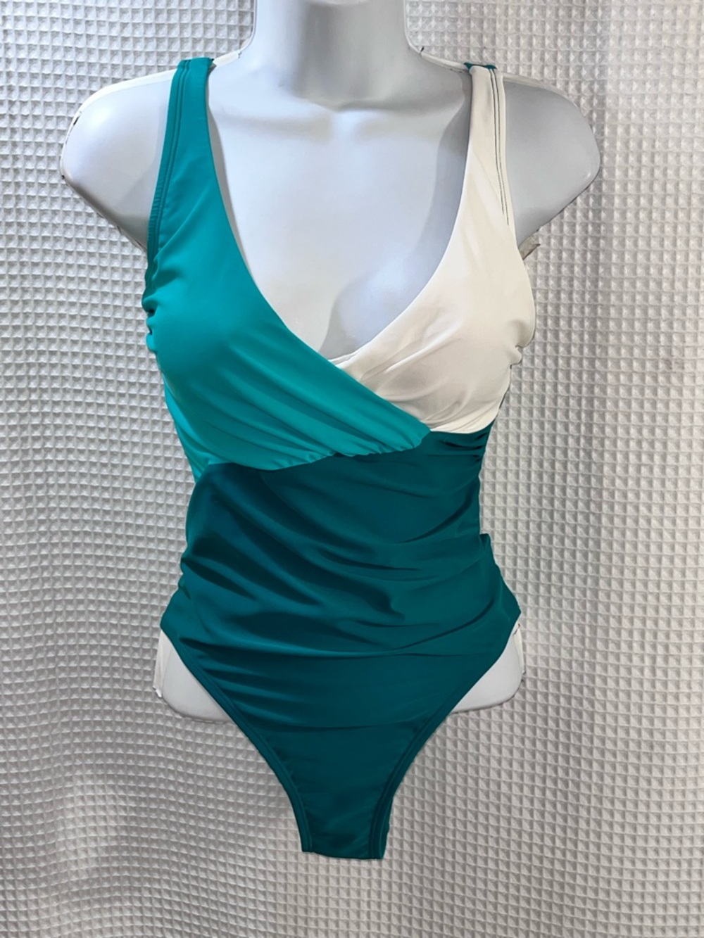 Shade & Shore Colorblock Teal and White One-Piece Swimsuit size small